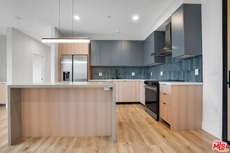 5657 Virginia Ave in Los Angeles, CA - Building Photo - Building Photo