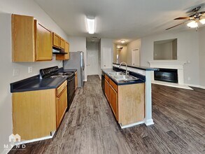 2877 Windsor Forrest Ct in Atlanta, GA - Building Photo - Building Photo