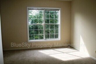300 Riverbend Dr in Charlottesville, VA - Foto de edificio - Building Photo