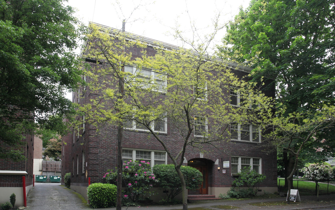 Eugene Apartments in Seattle, WA - Foto de edificio