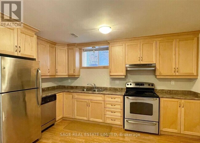 4 Killarney Rd in Toronto, ON - Building Photo - Building Photo