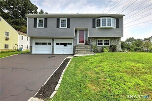 24 Beau St in Norwalk, CT - Building Photo