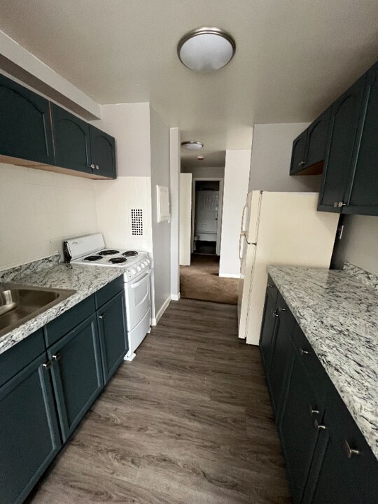 30 Gillett St in Hartford, CT - Building Photo