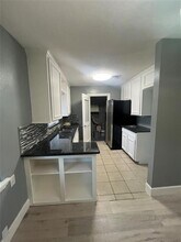 947 W 30th St in Houston, TX - Building Photo - Building Photo