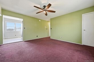 144-10 256th St, Unit 2nd Fl in Queens, NY - Foto de edificio - Building Photo