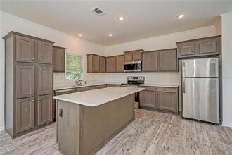 6737 48th Ave N in St. Petersburg, FL - Building Photo - Building Photo