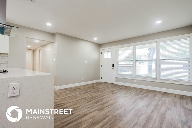 4412 W Bay Ave in Tampa, FL - Building Photo - Building Photo
