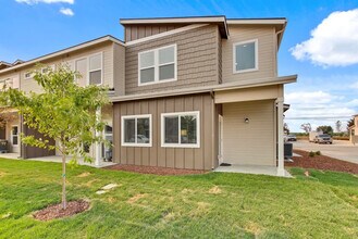5553 E Bollo St in Nampa, ID - Foto de edificio - Building Photo