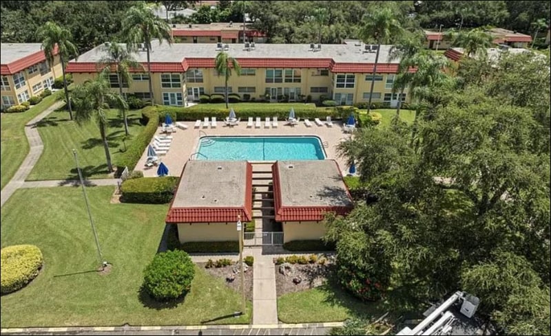 1845 S Highland Ave in Clearwater, FL - Foto de edificio