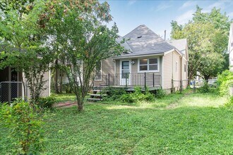 1005 W 3rd St in Sedalia, MO - Building Photo - Building Photo