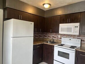 6134 SW 40th Ct in Miramar, FL - Building Photo - Building Photo