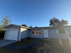 5202 Thornton Ln in Panama City, FL - Building Photo