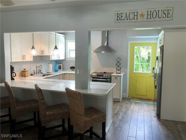 981 8th Terrace N in Naples, FL - Building Photo - Building Photo