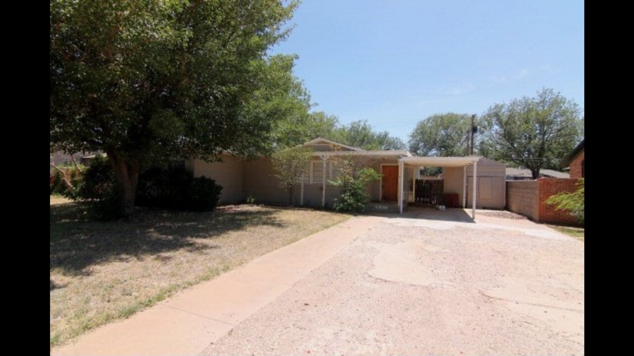 3605 27th St in Lubbock, TX - Building Photo