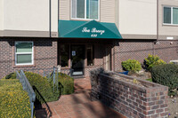 Sea Breeze in Edmonds, WA - Foto de edificio - Building Photo