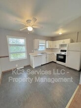 200 NW 22nd St in Blue Springs, MO - Building Photo - Building Photo