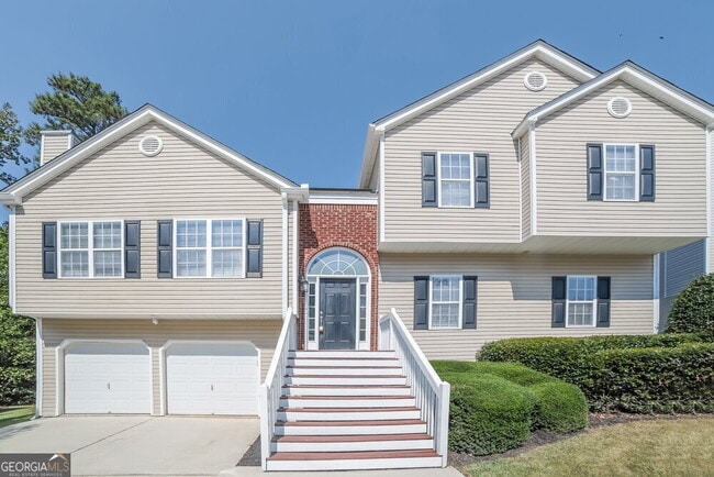 property at 5725 Newnan Cir