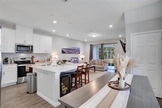 2915 Grand Kemerton Pl in Tampa, FL - Building Photo - Building Photo