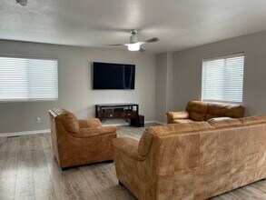 6521 Donahue Dr in Colorado Springs, CO - Foto de edificio - Building Photo