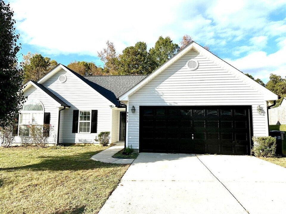 9513 Isaac Hunter Dr in Charlotte, NC - Building Photo