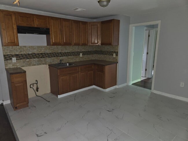 167 Seymour Ave, Unit 3