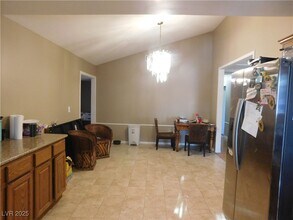 1001 Shadow Mountain Pl in Las Vegas, NV - Building Photo - Building Photo