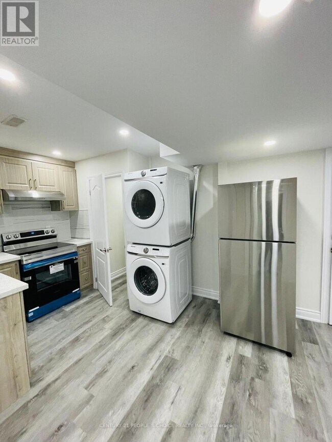 44 Enford Cres in Brampton, ON - Building Photo - Building Photo