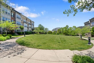 500 Overlook Park Dr in Oxon Hill, MD - Foto de edificio - Building Photo