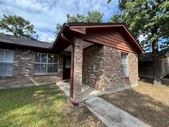 property at 1711 Hazelwood St