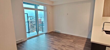 621 Regan Av in Coquitlam, BC - Building Photo - Building Photo