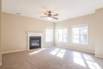 5432 The Vyne Ave in Atlanta, GA - Building Photo - Building Photo