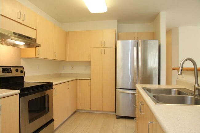 property at 95-1079 Koolani Dr