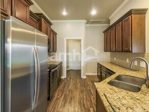 10209 SW 28th Cir in Yukon, OK - Building Photo - Building Photo