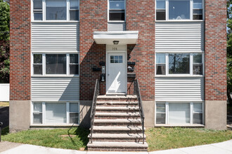 275 Grand in Leonia, NJ - Foto de edificio - Building Photo