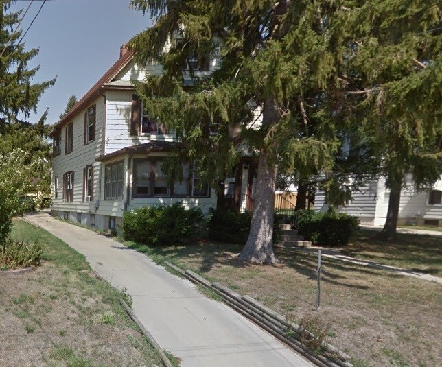 846 W Avon St, Unit 846 in Freeport, IL - Building Photo - Building Photo