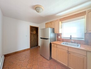 30 Murdock St, Unit 1 in Somerville, MA - Building Photo - Building Photo