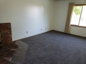 12202 E 10th Ave, Unit 12204 E 10th in Spokane Valley, WA - Building Photo - Building Photo