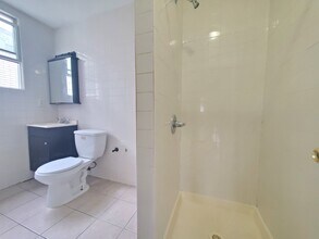 41 W 54th St, Unit 1B in Bayonne, NJ - Building Photo - Building Photo