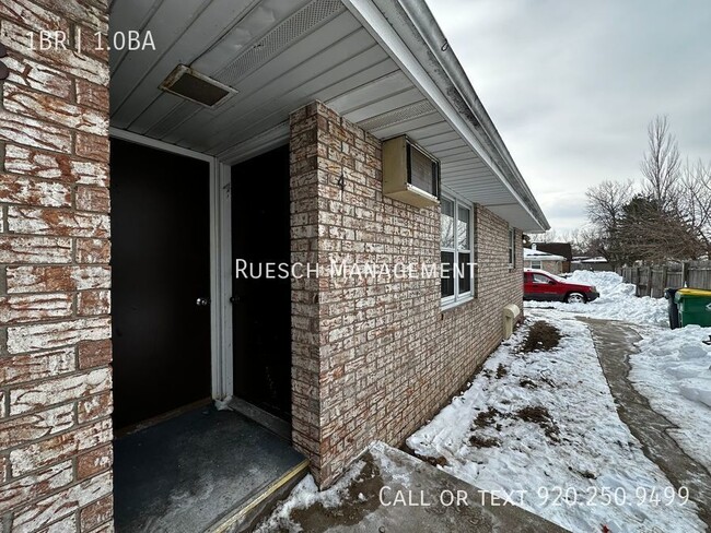 1052 Winter Ln-Unit -4 in Green Bay, WI - Building Photo - Building Photo