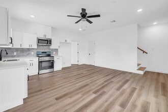 9818 Sandra St, Unit A in Houston, TX - Building Photo - Building Photo