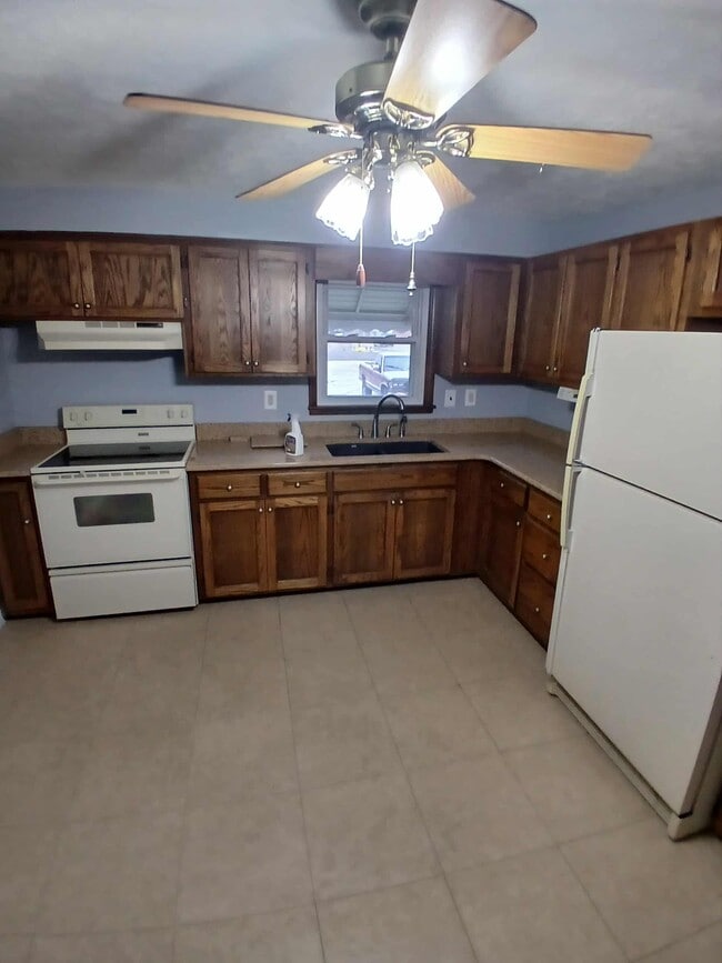 property at 1159 S Main St