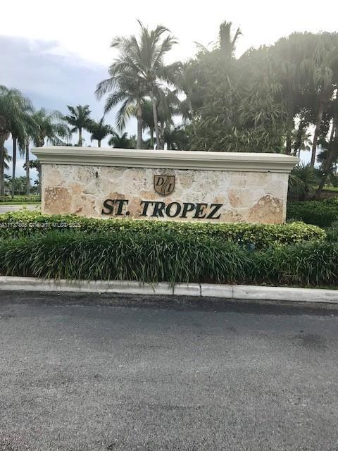 6834 NW 107th Pl in Doral, FL - Building Photo