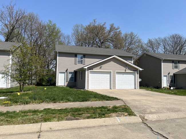 property at 2313 E Parks Edge Pl