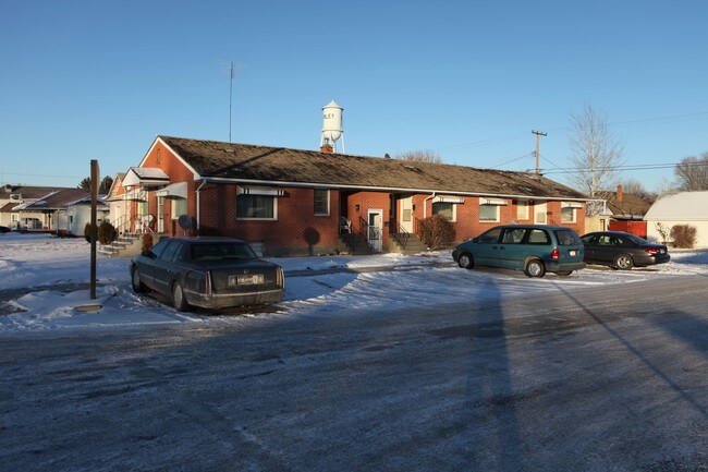 102-114 E 17th St in Burley, ID - Foto de edificio - Building Photo