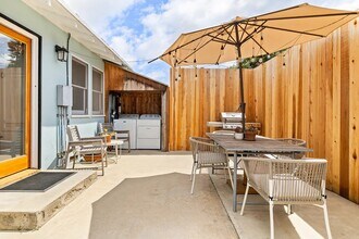 8327 Wiley Post Ave in Los Angeles, CA - Building Photo - Building Photo