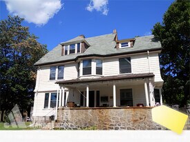 31 Quint Ave in Boston, MA - Building Photo