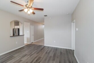 400 Captain Grumbles Dr in Jarrell, TX - Building Photo - Building Photo