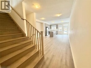 21 Gledhill Crescent in Cambridge, ON - Building Photo - Building Photo