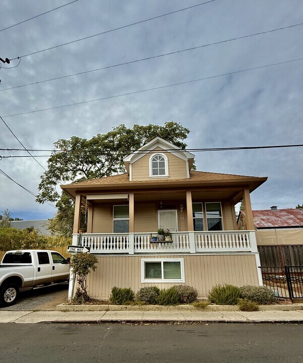 116 N Church St in Grass Valley, CA - Building Photo