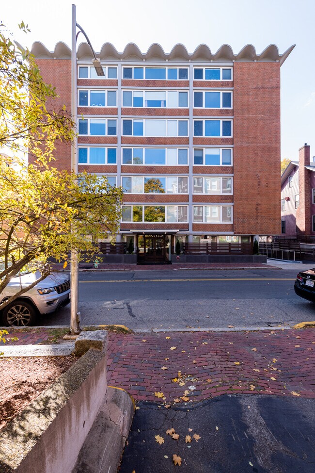 330 Harvard St, Unit 4